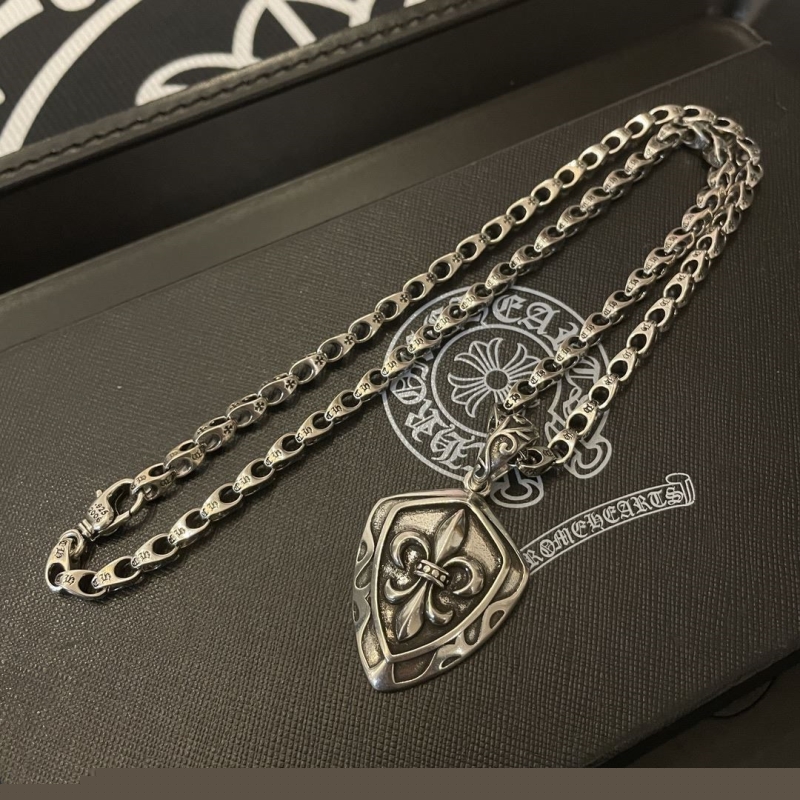 Ch**me He**ts necklaces